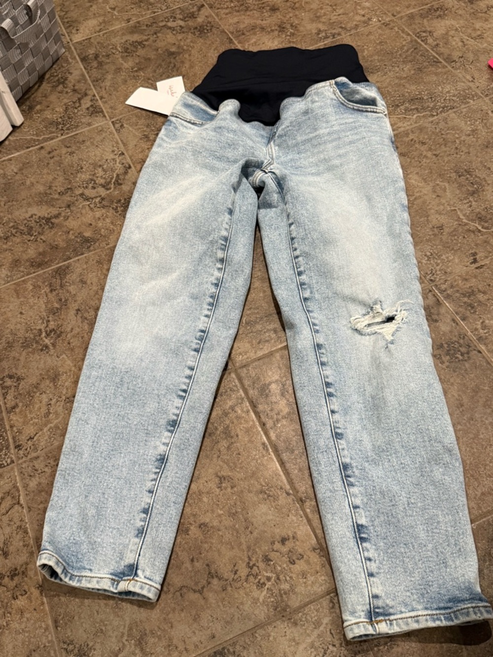 ❤️‍🔥Light Wash Maternity Jeans with Black Overband